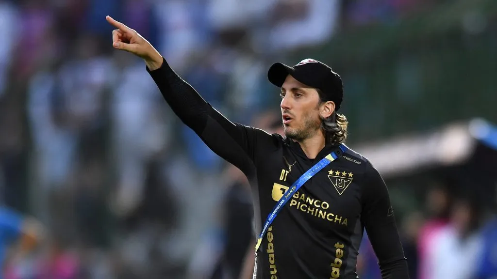 Zubeldía pela LDU em 2023. (Photo by Marcelo Endelli/Getty Images)