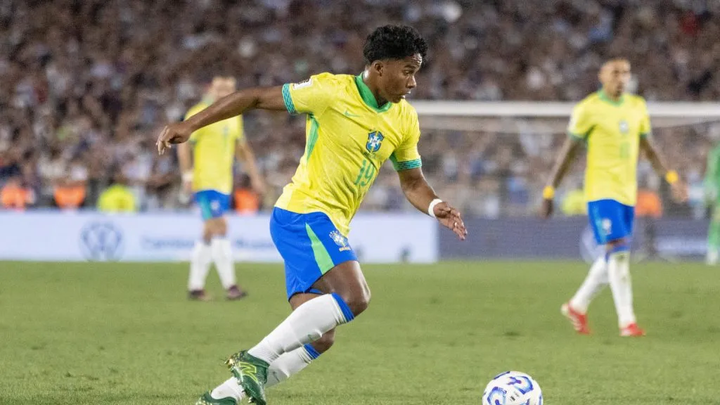 ARG – BUENOS AIRES – 25/03/2025 – ELIMINATORIAS COPA DO MUNDO 2026, ARGENTINA X BRASIL – Endrick jogador do Brasil durante partida contra a Argentina no estadio Monumental de Nunez pelas Eliminatorias Copa Do Mundo 2026. Foto: Lucas Gabriel Cardoso/AGIF