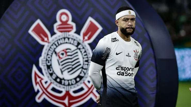 Memphis Depay deve ficar mais tempo no Corinthians.