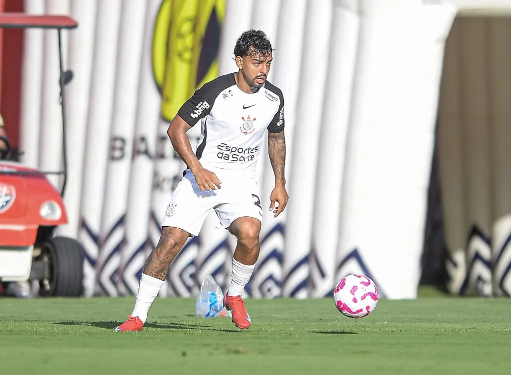 Matheus Bidu em ação pelo Corinthians. Foto: Jhony Pinho/AGIF