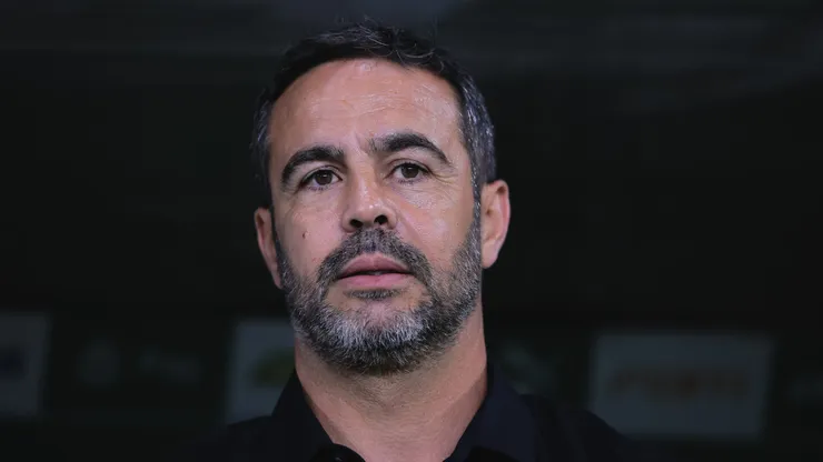 Artur Jorge tecnico do Botafogo durante partida contra o Palmeiras no estadio Arena Allianz Parque pelo campeonato Brasileiro A 2024. Foto: Ettore Chiereguini/AGIF