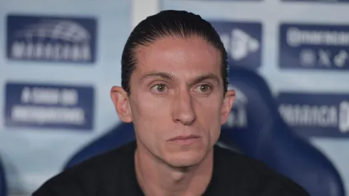 RJ - RIO DE JANEIRO - 02/10/2025 - BRASILEIRO A 2025, FLAMENGO X CRUZEIRO - Filipe Luis tecnico do Flamengo durante partida contra o Cruzeiro no estadio Maracana pelo campeonato Brasileiro A 2025. Foto: Thiago Ribeiro/AGIF
