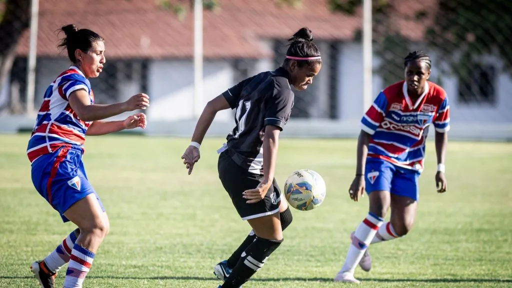 Jogadoras do Ceará e Fortaleza pelo Campeonato Cearense Feminino