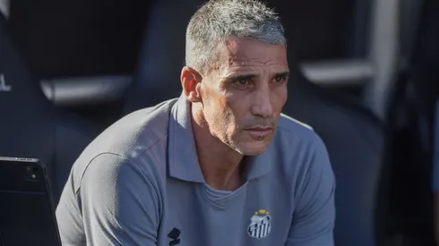 Mesmo com reforços, defesa do Santos segue em xeque e preocupa Vojvoda — Foto Thiago RibeiroAGIF