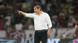 Ramón Díaz durante partida do Colorado no Beira-Rio