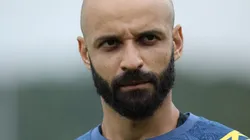 Thaciano vem tendo cada vez menos espaço no Santos.