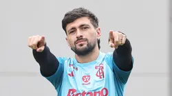 Arrascaeta durante treino do Mengão no Ninho