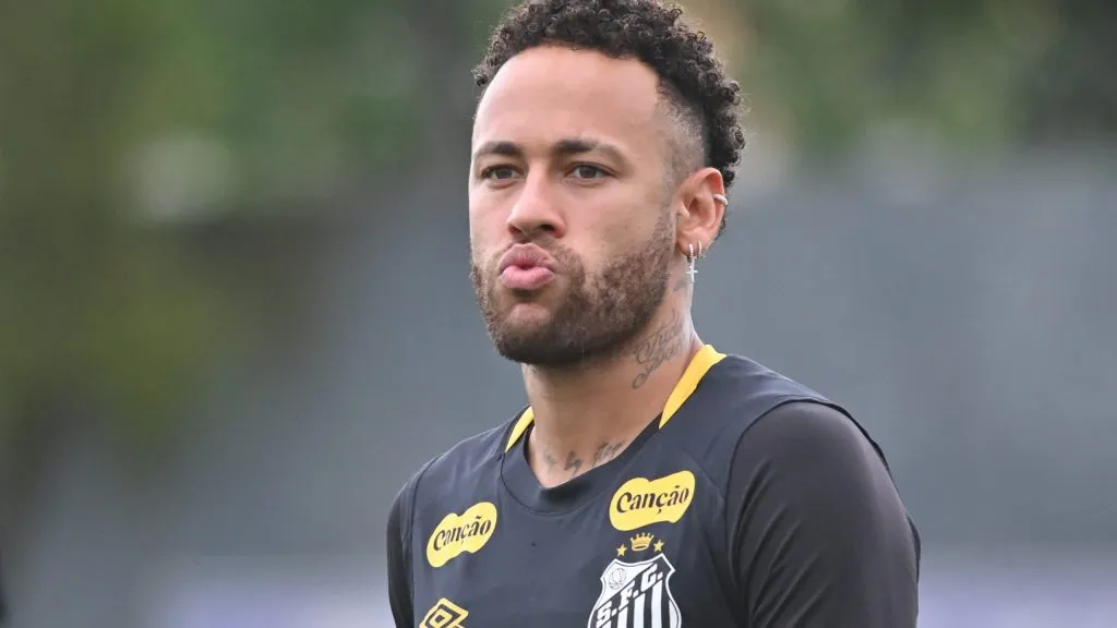 SP – SANTOS – 31/10/2025 – SANTOS, TREINO – Neymar jogador do Santos durante treino no Centro de Treinamento CT Rei Pele. Foto: Jota Erre/AGIF