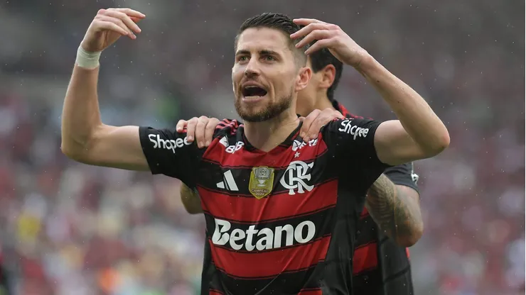 Jorginho dita o ritmo do meio-campo do Flamengo no Brasileirão