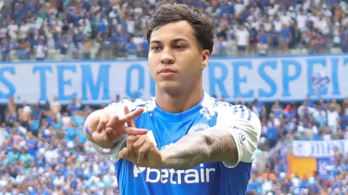 Kaio Jorge jogador do Cruzeiro comemora seu gol durante partida contra o Vitoria no estadio Mineirao pelo campeonato Brasileiro A 2025. Foto: Gilson Lobo/AGIF