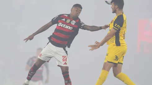 Bruno Henrique, atacante do Flamengo em partida pelo campeonato brasileiro (Foto: Lucas Figueiredo/Getty Images)