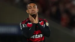 Samuel Lino não vive um bom momento no Flamengo