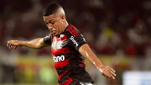 Samuel Lino, atacante do Flamengo em partida pelo campeonato brasileiro (Foto: Adriano Fontes/Flamengo)