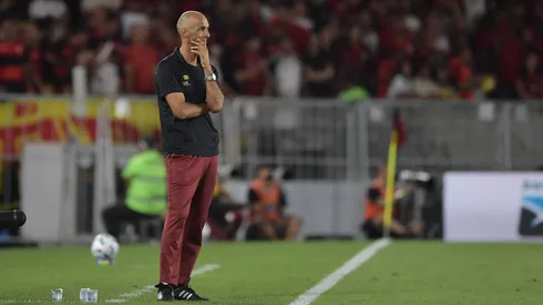 Cesar Lucena, técnico do Sport, durante partida contra o Flamengo no estadio Maracana pelo campeonato Brasileiro A 2025. Foto: Thiago Ribeiro/AGIF