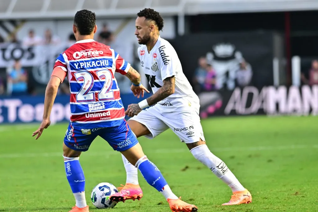 Neymar se destacou ao entrar no segundo tempo de Santos x Fortaleza.  Foto: Jota Erre/AGIF