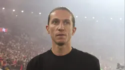 Filipe Luís durante partida contra o Leão da Ilha