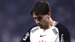 Meia Rodrigo Garro é um dos três pendurados do Corinthians contra o Grêmio