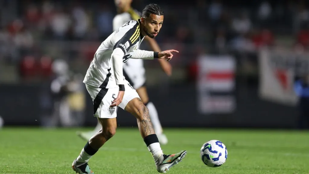 Alexsander deve ser titular contra o Internacional – Foto: Marlon Costa/AGIF