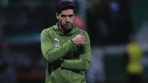 Abel Ferreira no comando do Palmeiras - Foto: Ettore Chiereguini/AGIF