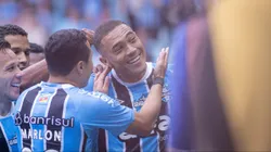 RS - PORTO ALEGRE - 26/10/2025 - BRASILEIRO A 2025, GREMIO X JUVENTUDE - Carlos Vinicius jogador do Gremio comemora seu gol durante partida contra o Juventude no estadio Arena do Gremio pelo campeonato Brasileiro A 2025. Foto: Maxi Franzoi/AGIF