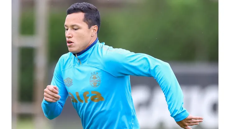 Marlon vem sendo titular do Grêmio e foi liberado pelo Cruzeiro para jogar contra a Raposa - Foto: Lucas Uebel/Grêmio