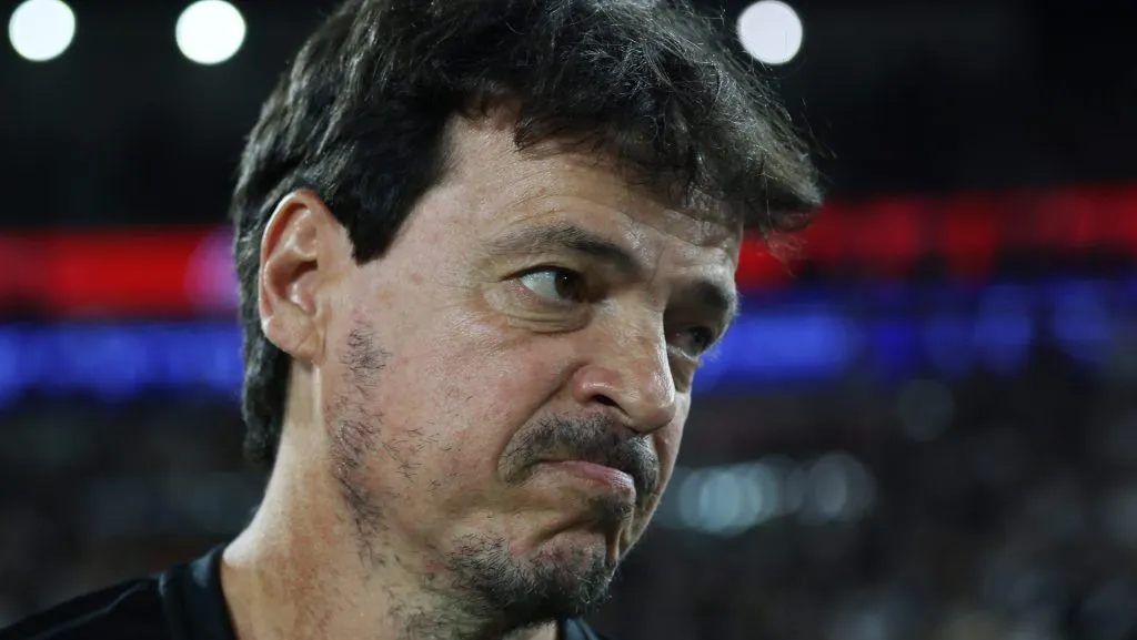 Fernando Diniz, técnico do Vasco da Gama em partida  pelo campeonato brasileiro (Foto: Wagner Meier/Getty Images)