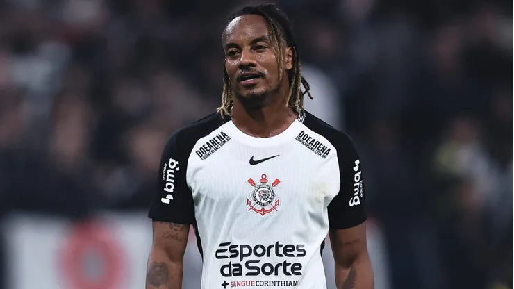 André Carrillo vem tendo dificuldades na marcação diante do Grêmio