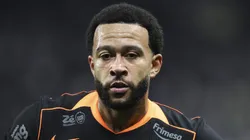 Memphis Depay, atacante do Corinthians em partida pelo campeonato brasileiro (Foto: Alexandre Schneider/Getty Images)