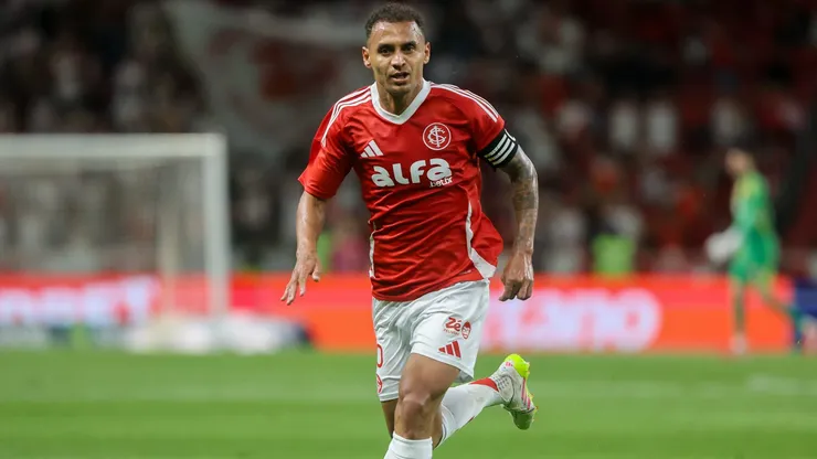 Alan Patrick, meia-atacante do Internacional em partida pelo campeonato brasileiro (Foto: Ricardo Duarte / SCI)