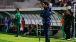Abel Ferreira, técnico do Palmeiras, durante partida contra o Juventude no estadio Alfredo Jaconi pelo campeonato Brasileiro A 2025. Foto: Luiz Erbes/AGIF