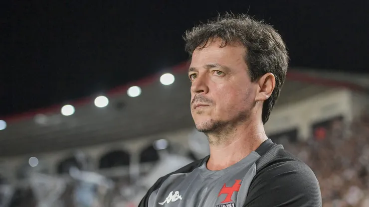 RJ - RIO DE JANEIRO - 02/11/2025 - BRASILEIRO A 2025, VASCO X SAO PAULO - tecnico do Vasco durante partida contra o Sao Paulo no estadio Sao Januario pelo campeonato Brasileiro A 2025. Foto: Thiago Ribeiro/AGIF