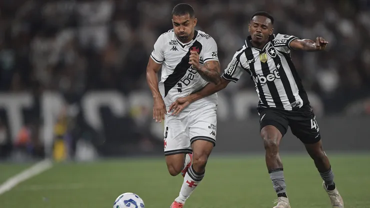 Botafogo x Vasco se enfrentam pelo Brasileirão. Foto: Thiago Ribeiro/AGIF