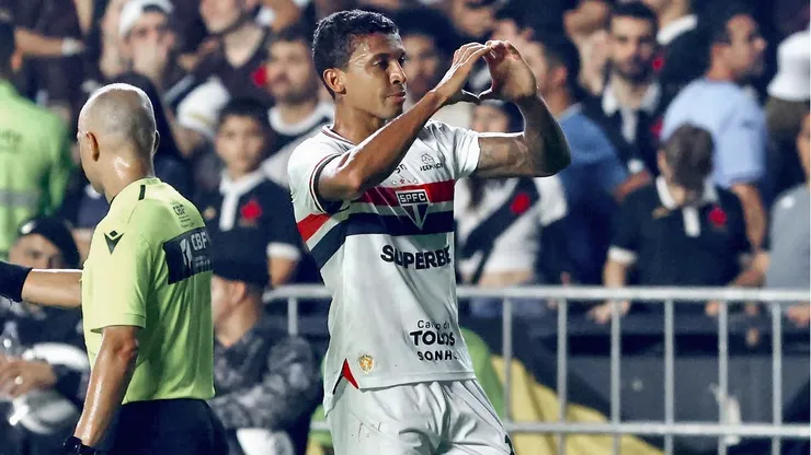 Luiz Gustavo marcou o segundo gol contra o Vasco