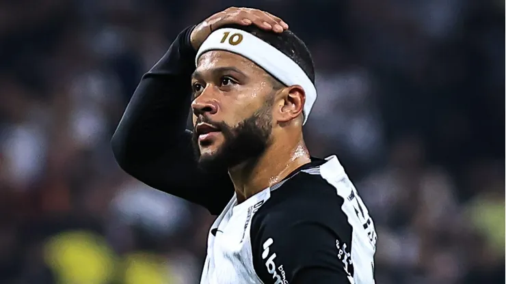 Memphis Depay também está incomodado no Corinthians.