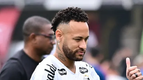 Neymar durante partida na Vila Belmiro.