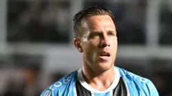 Arthur Melo durante jogo contra o Santos.