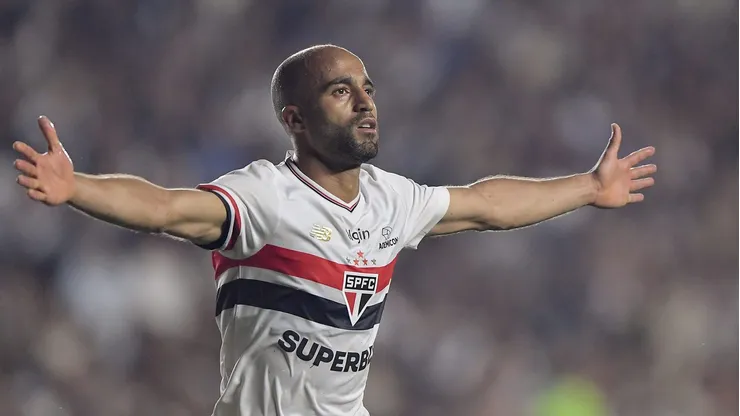 Atacante deu a sua opinião - Foto: Thiago Ribeiro/AGIF.