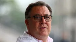 Marcelo Teixeira assistindo treino do Peixe no CT Rei Pelé.