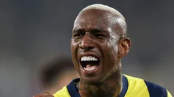 Talisca durante jogo pelo Fenerbahçe.