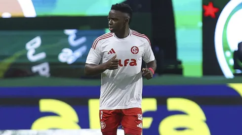 Johan Carbonero, atacante do Inter em partida pelo campeonato brasileiro (Foto: Ricardo Moreira/Getty Images)