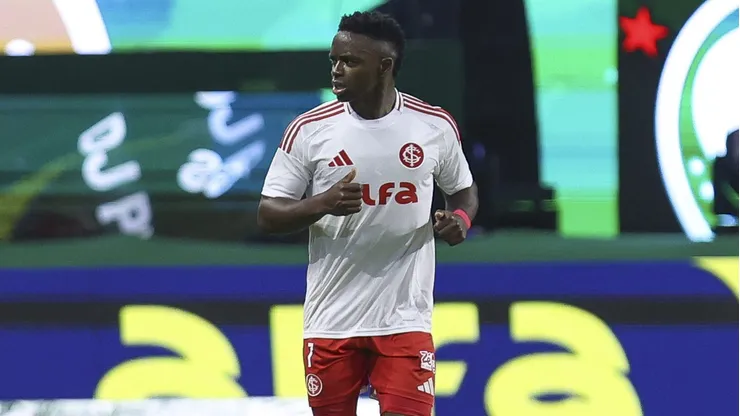Johan Carbonero, atacante do Inter em partida pelo campeonato brasileiro (Foto: Ricardo Moreira/Getty Images)