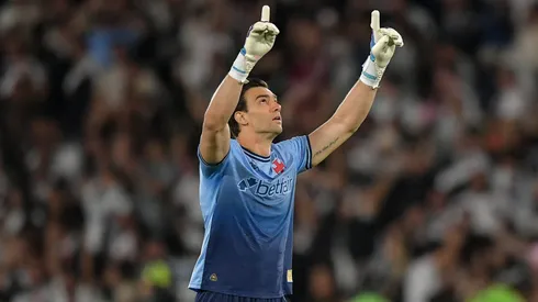 Léo Jardim lidera a defesa do Vasco no Brasileirão Betano