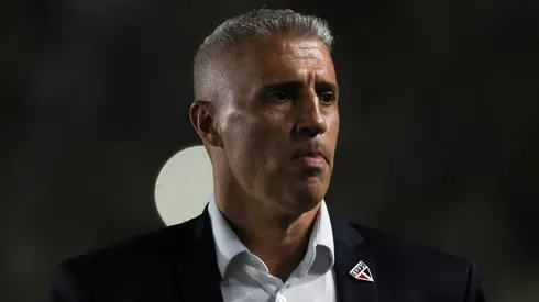 Hernán Crespo, técnico do São Paulo em partida pelo campeonato brasileiro (Foto: Lucas Figueiredo/Getty Images)