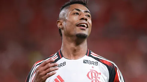 Bruno Henrique supera Wallace Yan e Juninho em disputa por vaga deixada por Pedro.