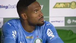 Carlos Miguel será mantido no gol do Palmeiras.