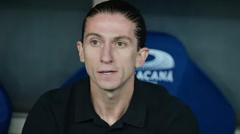 Filipe Luís no comando do Flamengo - Foto: Thiago Ribeiro/AGIF