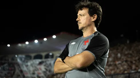 Fernando Diniz vem fazendo um rodízio no meio-campo