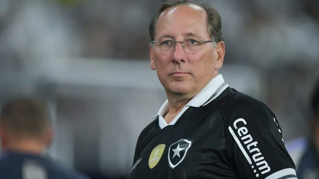 RJ – RIO DE JANEIRO – 26/07/2025 – BRASILEIRO A 2025, BOTAFOGO X CORINTHIANS – John Textor CEO do Botafogo durante partida contra o Corinthians no estadio Engenhao pelo campeonato Brasileiro A 2025. Foto: Thiago Ribeiro/AGIF