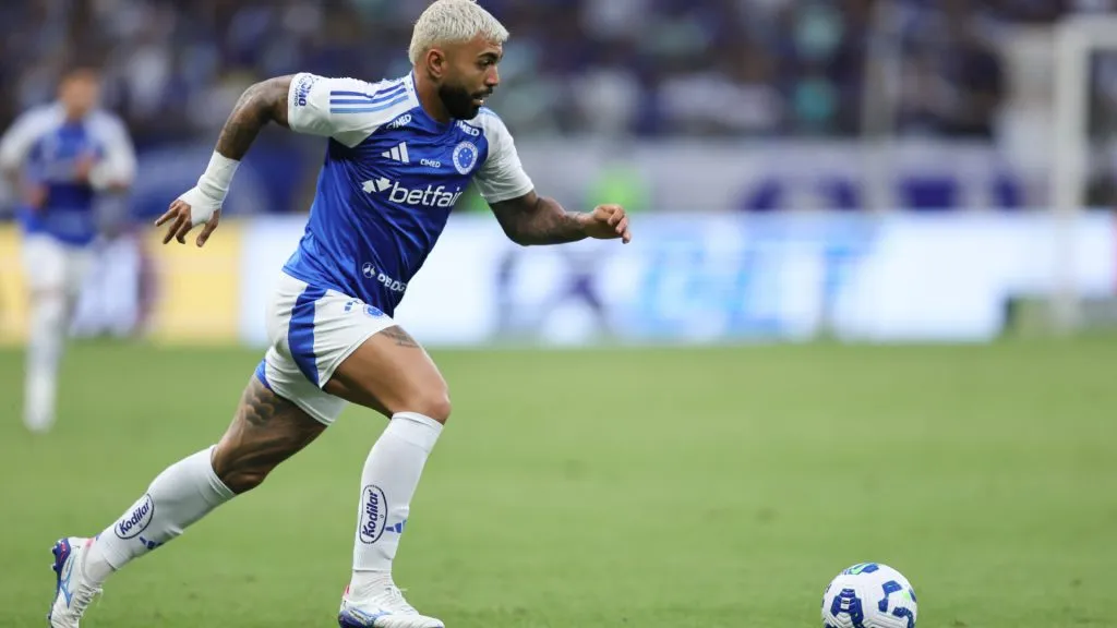 Gabigol durante a partida entre Cruzeiro x Vitória – Foto: Gilson Lobo/AGIF