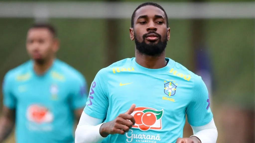 Gerson durante treinamento da Seleção Brasileira – Foto: Fernando Moreno/AGIF